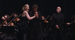 Yıldızların altında söylenen: Tosca’nın konser versiyonunda Kaufmann ve Radvanovsky heyecanı