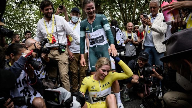 Hollandalı bisikletçi Demi Vollering, kadınlar Fransa Bisiklet Turu’nu ilk kez kazandı