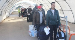 Üç ayları yakınlarıyla geçirmek isteyen Suriyeliler ülkelerine gidiyor