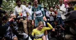 Hollandalı bisikletçi Demi Vollering, kadınlar Fransa Bisiklet Turu’nu ilk kez kazandı