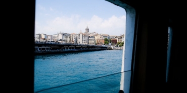 Margot-Robbie-Londra-Galasinda-Turk-Modaci-Dilara-Findikoglu8217nu-Tercih-Etti-featured