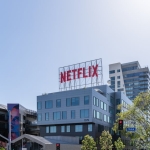 Serenay-Sarikaya-Kivanc-Tatlitug-ile-Netflix-Dizisinde-Donuyor-featured