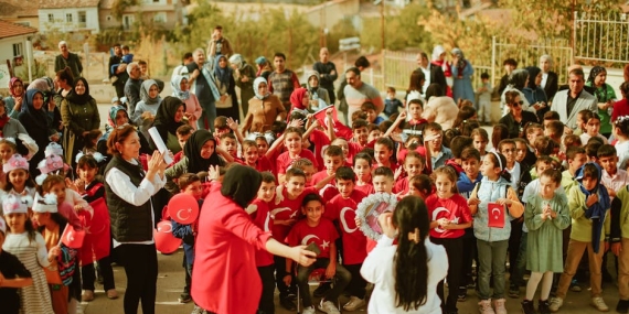 Aile-Arasinda-Ekibi-Yeniden-Bulustu-Prova-Goruntuleri-Sosyal-Medyayi-Salladi-featured