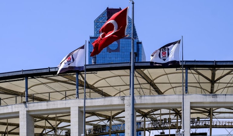 Besiktas-Baskanlik-Yarisinda-Adali8217nin-Karari-Bekleniyor-featured